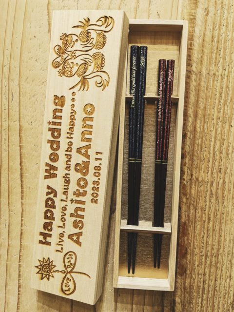 ギフトにオススメ☆箸と彫刻木箱の人気のセットをご紹介♪福岡の箸専門店HUGLOT!!
